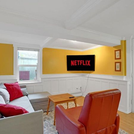 Artsy Private Guest Suite With Outdoor Saloon Vancouver Exteriör bild