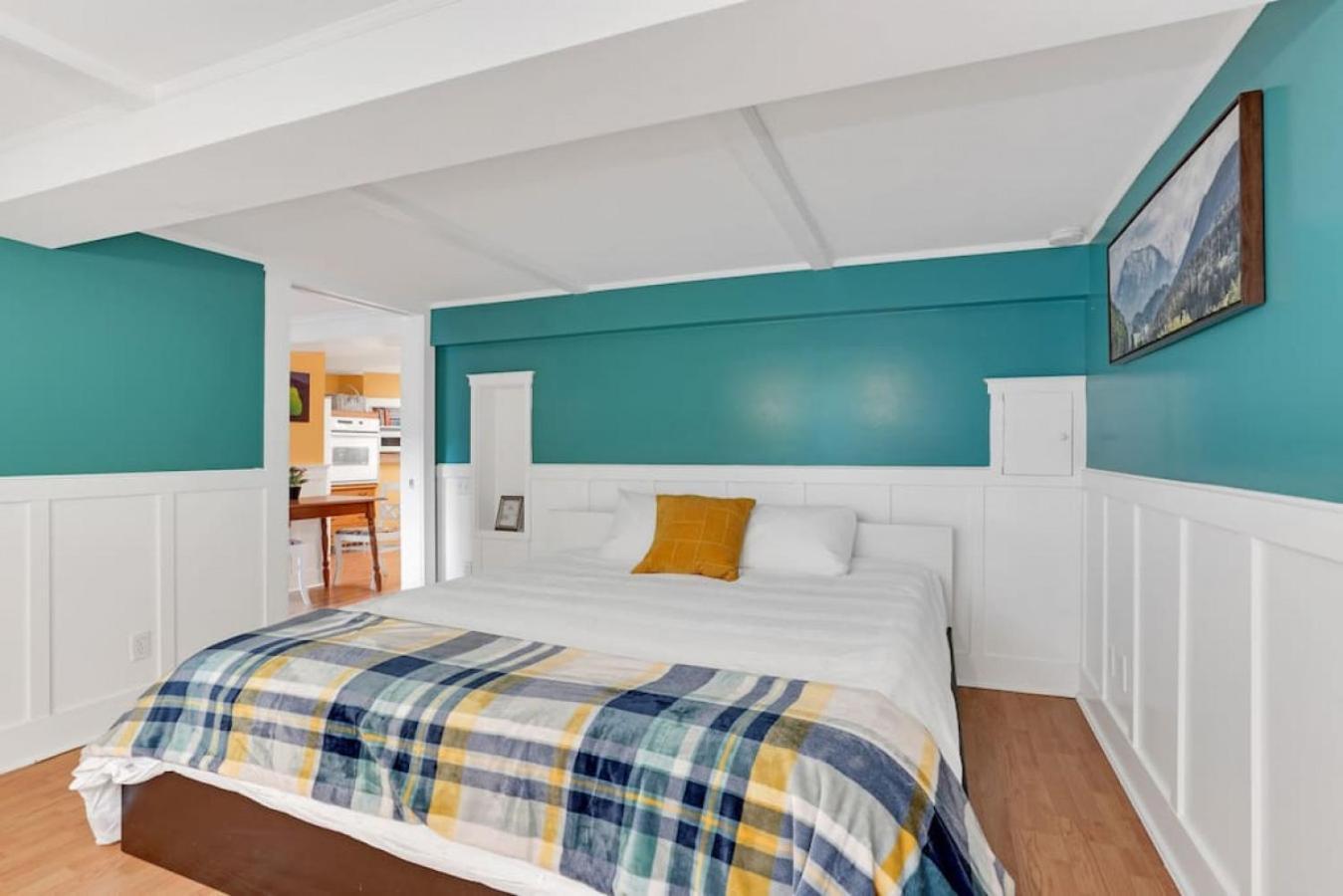 Artsy Private Guest Suite With Outdoor Saloon Vancouver Exteriör bild
